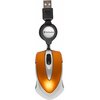 Na zdjęciu znajduje się pomarańczowa mysz optyczna z szarymi akcentami, wyposażona w czarny scroll. Mysz jest podłączona do kabla USB z mechanizmem zwijającym, na którym widnieje logo "Verbatim".
