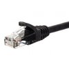 Czarny kabel sieciowy z wtyczką RJ-45, widoczny z bliska, z przezroczystą końcówką ukazującą kolorowe przewody wewnętrzne. Produkt to "Kabel RJ-45 - RJ-45 NETRACK BZPAT3UK 3 m".