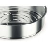 Na zdjęciu widoczny jest metalowy wkład do szybkowaru o gładkiej, błyszczącej powierzchni z wyżłobionymi, koncentrycznymi rowkami na dnie. Produkt ma cylindryczny kształt i wykonany jest ze stali nierdzewnej.