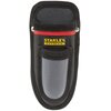 Czarne etui do noży z szarym panelem i czerwonym akcentem, wykonane z wytrzymałego materiału. Na etui znajduje się logo "STANLEY FATMAX" w kolorze żółtym na czarnym tle.