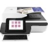Skaner biurowy z dużym ekranem dotykowym wyświetlającym ikony funkcji takich jak "Scan to Email", "Scan to Network Folder", "Scan to USB Drive", "Scan to SharePoint", "Remote Scan Request" i "Fax". Na urządzeniu widoczna jest klawiatura oraz logo HP, a w górnej części skanera znajduje się podajnik z dokumentami.