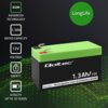 Na zdjęciu widoczny jest akumulator z zieloną górną częścią i czarną dolną, z napisem "Qoltec" oraz informacjami: "1.3Ah/12V", "Rechargeable Lead-Acid Battery (AGM)", "Model: 53040". Po lewej stronie znajdują się ikony i teksty: "AGM", "Advanced Technolog