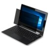 Na zdjęciu znajduje się otwarty laptop z widocznym ekranem, na którym zainstalowany jest system Windows. Na ekranie umieszczony jest filtr prywatyzujący, który częściowo zasłania wyświetlany obraz.
