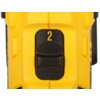 Zbliżenie na żółtą obudowę wiertarko-wkrętarki z czarnym suwakiem oznaczonym cyfrą "2". Po prawej stronie widoczny jest fragment logo "DEWALT".