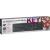 Opakowanie klawiatury przewodowej DEFENDER Element HB-520 z widocznym zdjęciem klawiatury oraz napisami: "Wired keyboard", "Klawiatura przewodowa", "Full-size layout", "Extremely durable construction", "USB", "1.5 m", "Plug & Play".