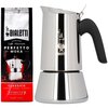 Na zdjęciu znajduje się srebrna kawiarka z czarnym uchwytem oraz opakowanie kawy mielonej. Na opakowaniu widnieje napis: "BIALETTI, Ground Coffee, Caffè Macinato, PERFETTO MOKA, CLASSICO, Intensità 7, 250g e 8.8oz".