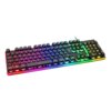 Na zdjęciu znajduje się klawiatura mechaniczna z podświetleniem RGB, z widocznymi różnokolorowymi efektami świetlnymi na klawiszach i obudowie. Klawiatura ma standardowy układ z klawiszami numerycznymi po prawej stronie.