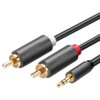 Na zdjęciu widoczny jest kabel z trzema wtykami: dwa RCA z oznaczeniami kolorystycznymi (biały i czerwony) oraz jeden Jack 3.5 mm, wszystkie z pozłacanymi końcówkami. Na obudowach wtyków RCA znajduje się logo "UGREEN".