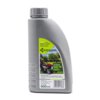 Szara butelka z olejem do kosiarki o pojemności 600 ml, z etykietą zawierającą logo "GREENSO" oraz napisy: "API SJ/CD SAE 30 4-CYCLE ENGINE OIL". Na etykiecie znajduje się również zdjęcie kosiarki na tle zielonego trawnika oraz kod kreskowy.