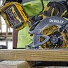 Pilarka tarczowa DEWALT FlexVolt DCS578N-XJ Wyposażenie Koncówka do odsysania pyłu