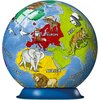 Na zdjęciu znajduje się kolorowy globus z ilustracjami zwierząt na kontynentach, takich jak lis w Europie, tygrys w Azji, słoń i lew w Afryce. Widoczne są napisy: "EUROPE", "ASIA", "AFRICA", "ATLANTIC OCEAN", "INDIAN OCEAN".