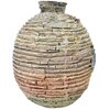 Na zdjęciu znajduje się waza ogrodowa o wymiarach 30 x 30 x 36 cm, wykonana z materiału przypominającego warstwowo ułożone kamienie w odcieniach beżu i brązu. Powierzchnia wazy ma nieregularną fakturę z widocznymi poziomymi liniami i delikatnymi przebarwi