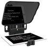 Na zdjęciu widoczny jest teleprompter z ekranem, na którym wyświetlany jest tekst: "Desview, smartphone/Tablet/DSLR, prompter, supports Ultra Wide Lens, patent design". Pod ekranem znajduje się urządzenie przypominające tablet, na którym tekst jest wyświe