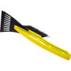 Żółta szczotko-skrobaczka z czarnymi włosiami i czarną plastikową skrobaczką z otworami. Produkt ma ergonomiczny uchwyt z otworami, ułatwiający trzymanie.