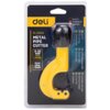 Opakowanie produktu zawiera obcinak do rur w kolorze żółtym z czarnymi elementami, oznaczony jako "DL2504 METAL PIPE CUTTER" z możliwością cięcia w zakresie 3-32 mm i ostrzem ze stopu stali. Na opakowaniu widnieje logo "deli" oraz napis "QUALITY DESIGNED 