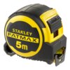 Na zdjęciu znajduje się miara zwijana w kolorach czarnym i żółtym z widocznym napisem "STANLEY FATMAX 5m". Produkt ma solidną obudowę z wyraźnym logo "STANLEY" na przycisku blokującym.
