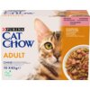 Opakowanie karmy dla kota marki Purina Cat Chow Adult z łososiem i zieloną fasolką, zawiera zdjęcie kota oraz miski z karmą. Na opakowaniu widnieje tekst informujący o naturalnych składnikach w galarecie, a także brak sztucznych aromatów, konserwantów i b