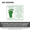 Na zdjęciu widoczny jest tekst "WH-1000XM5" oraz zielony symbol stopy z napisem "CARBON TRUST ZWERYFIKOWANA EMISJA CO2e". Obok znajduje się informacja o zmniejszeniu emisji CO2e w porównaniu do modelu WH-1000XM4, z weryfikacją w 2025 roku, oraz adres stro
