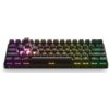 Czarna klawiatura mechaniczna z podświetleniem RGB, na której klawisze świecą w różnych kolorach, takich jak fioletowy, żółty i zielony. Na klawiaturze widoczne są standardowe oznaczenia klawiszy, a w lewym dolnym rogu znajduje się logo producenta.