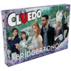 Pudełko gry planszowej z napisem "CLUEDO BRIDGERTONOVI" oraz hasłem "Odkryj skandal sezonu!", przedstawiające postacie w strojach z epoki na tle ogrodu. W prawym dolnym rogu znajduje się logo "Hasbro Gaming".