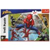 Opakowanie puzzli przedstawia postać Spidermana w dynamicznej pozie na tle miasta, otoczoną innymi postaciami z komiksów. Na opakowaniu widnieje napis "Trefl Puzzle", liczba elementów "300" oraz oznaczenie wiekowe "8+", a także logo Trefl.