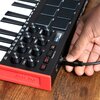 Klawiatura sterująca AKAI MPK Mini MK3 Czarno-czerwony Aftertouch Nie