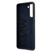 Granatowe etui do telefonu z wycięciem na aparat i przyciski, wykonane z silikonu. Wnętrze etui ozdobione jest dużym, czarnym napisem "BMW".