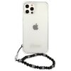 Przezroczyste etui na telefon z widocznym logo "Guess" na dole, przeznaczone dla modelu Apple iPhone 12/12 Pro. Do etui dołączony jest czarny sznurek z koralikami i ozdobnymi elementami.