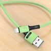 Zielony kabel USB-Lightning o długości 1 metra leży na drewnianej powierzchni. Na wtyczce USB widoczne jest logo "USAMS".