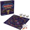 Pudełko gry planszowej z napisem "Trivial Pursuit Domówka Ultimate" oraz plansza z kolorowymi polami i symbolami, obok której znajdują się stosy kart i pionki. Na pudełku widnieją napisy: "Wersja mega 1800 pytań" oraz "Najlepsza gra na imprezę", a także o