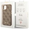 Brązowe etui na telefon z wzorem 4G i złotym logo "Guess" na dole. Etui posiada wycięcia na aparat i przyciski, a jego powierzchnia ma teksturę przypominającą tkaninę.