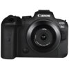Czarny aparat fotograficzny z widocznym logo "Canon" na górze oraz oznaczeniem modelu "EOS R6" po prawej stronie. Obiektyw ma napis "CF 10mm f/4.0 Cookie Ø37mm" oraz "LAOWA" na górze.