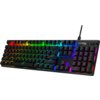 Czarna klawiatura mechaniczna z podświetleniem RGB, na której widoczne są klawisze z literami, cyframi i symbolami. W prawym górnym rogu znajduje się logo "HYPERX".