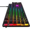 Na zdjęciu widoczna jest klawiatura mechaniczna z podświetleniem RGB, z wyraźnie widocznymi klawiszami oznaczonymi literami, cyframi i symbolami. Na klawiszu spacji znajduje się logo producenta.