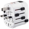 Biały adapter podróżny z widocznymi trzema metalowymi bolcami i czarnymi suwakami, z nadrukowanym logo "hama" oraz tekstem: "Model: World Adapter PRO, Integrated fuse T 10 A, Made in Thailand, Swiss Design, 10 A / 2500 W, 250 V". Na obudowie znajdują się 