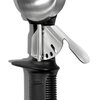 Czarno-srebrna łyżka do lodów z metalowym mechanizmem do wyciskania, posiada ergonomiczny uchwyt z widocznym logo "OXO". Produkt wykonany jest z metalu i tworzywa sztucznego, z wyraźnymi żłobieniami na rączce.