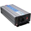 Srebrna przetwornica z widocznym napisem "Pure Sine Wave Inverter 12V" oraz "1500W Surge Power: 3000W" na niebieskim tle. Na przednim panelu znajduje się gniazdo elektryczne, przełącznik oraz dwa wskaźniki świetlne.