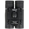 Czarne lornetki z widocznym logo "NILS CAMP" oraz oznaczeniem "10x22 131m/1000m" na obudowie. Lornetki mają centralne pokrętło do regulacji ostrości.