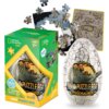 Na zdjęciu znajduje się opakowanie puzzli 3D "National Geographic Kids" z wizerunkiem stegozaura oraz jajko z napisem "Dino Puzzle Egg Stegosaurus". Widoczne są także rozsypane elementy puzzli oraz plansza z grafiką szkieletów dinozaurów, a na opakowaniu 
