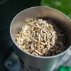 Zrębki BROWIN 780834 Dąb 450 g Cechy Potrawy zyskają odpowiedni, pożądany aromat i smak
