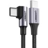 Na zdjęciu widoczny jest czarny, pleciony kabel USB-C z dwoma różnymi końcówkami: jedną prostą i jedną kątową. Na obu końcówkach znajduje się napis "UGREEN".