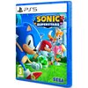 Okładka gry "Sonic Superstars" na PS5 przedstawia kolorową grafikę z postaciami z serii Sonic na tle zielonego krajobrazu. Widoczne są logotypy "PS5", "Sonic Superstars" oraz "SEGA", a także oznaczenie wiekowe 3 z adresem "www.pegi.info".