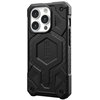 Czarne etui ochronne z włókna węglowego, zaprojektowane dla iPhone 15 Pro, posiada wyraźne, geometryczne wzory i teksturę. Na środku etui widnieje logo "UAG".