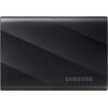 Czarny dysk zewnętrzny o teksturowanej powierzchni z widocznym logo "SAMSUNG" w dolnej części. Produkt ma elegancki, nowoczesny design.