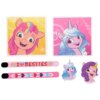 Na zdjęciu znajduje się zestaw kreatywny z motywem My Little Pony, zawierający dwie kolorowe mozaiki z wizerunkami kucyków, dwa różowe paski z napisami "I ♥ BESTIES" oraz dwie naklejki z postaciami kucyków.