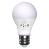 Biała, inteligentna żarówka LED z widocznym napisem "YEELIGHT" oraz specyfikacją techniczną: "Smart LED Bulb W4 (Multicolor), Model: YLQPD-0011, 220-240V 50/60Hz 0.07A, 806lm 1700K-6500K 9W". Na żarówce znajdują się również oznaczenia CE, kod QR oraz info