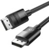 Czarny kabel DisplayPort z plecionym oplotem, z widocznymi złączami i napisami "UGREEN" oraz "8K" na jednym z wtyków. Na drugim wtyku znajduje się symbol "D".