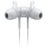 Na zdjęciu widoczne są białe, douszne słuchawki Bluetooth z przewodami, które łączą się w centralnym punkcie. Słuchawki mają ergonomiczny kształt z silikonowymi końcówkami.