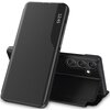 Czarne, matowe etui TECH-PROTECT Flip View Pro do Samsung Galaxy A05s jest przedstawione w dwóch pozycjach: zamkniętej i otwartej. Na przedniej części etui widoczny jest wyświetlacz z godziną "12:45", a w otwartej pozycji widać miejsce na aparat z trzema 