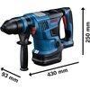 Na zdjęciu znajduje się niebieska młotowiertarka z czarnymi i czerwonymi elementami, z widocznym logo "BOSCH Professional GBH 18V-34 CF" oraz napisami "TURBO" i "Boschhammer". Obok narzędzia widoczne są wymiary: 93 mm, 430 mm i 250 mm.